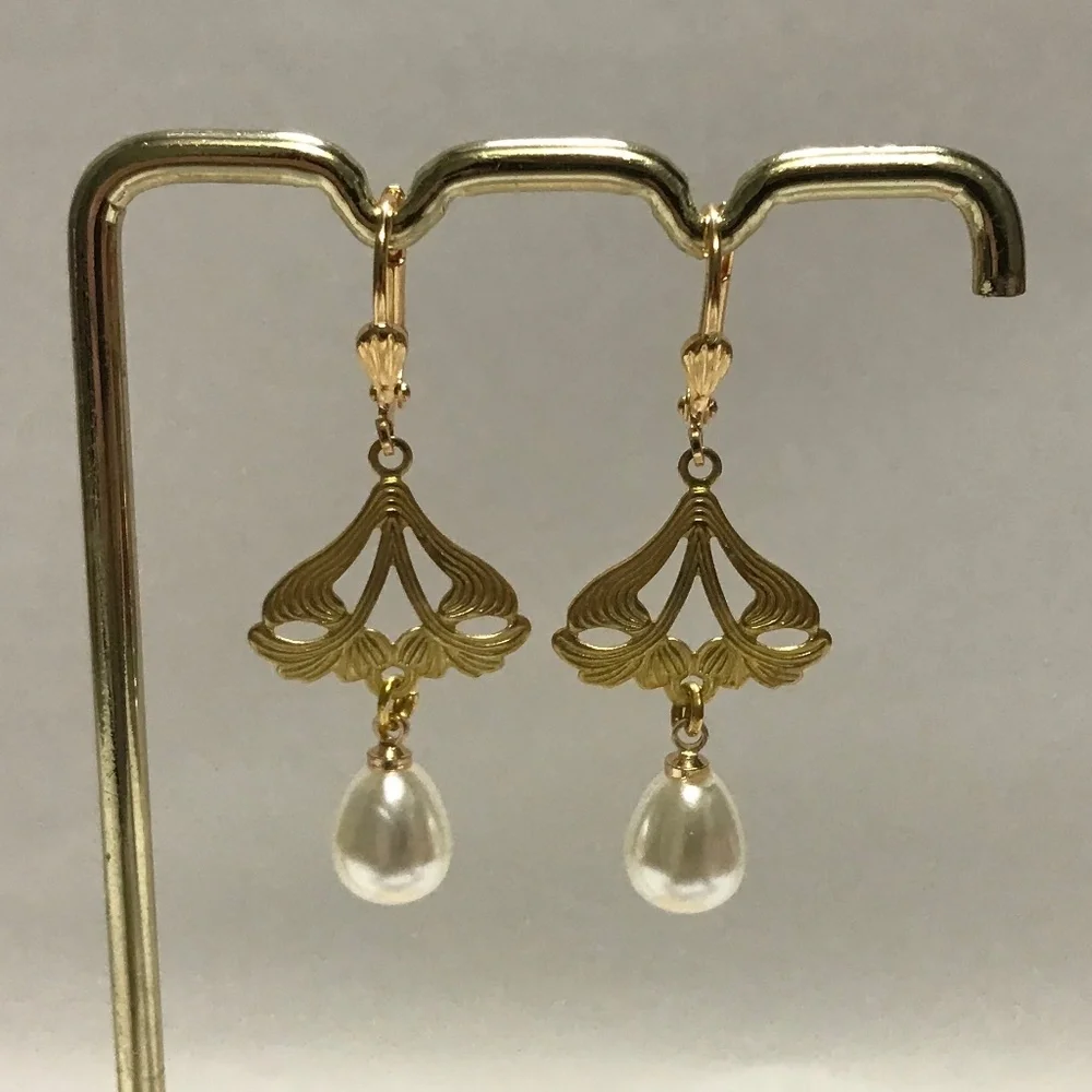 Crimson Peak Edith Cushing Gothic Gold Butterfly Pearl Earring Handmade Replicas - Picture 5 of 13